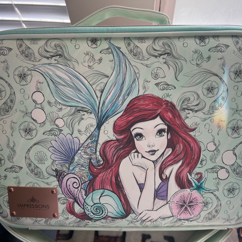 Impressions Vanity Company Ariel make up case. Like new